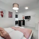 Cute With Ac Appartement